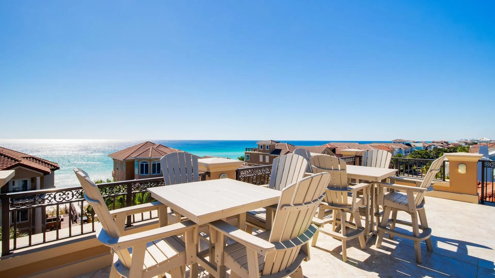 Holiday home Beach Views, Rooftop Deck, Outdoor Kitchen, Destin United States